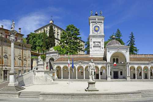 Площадь Свободы, Piazza della Liberta