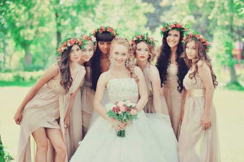 Подружка невесты: как подобрать платье